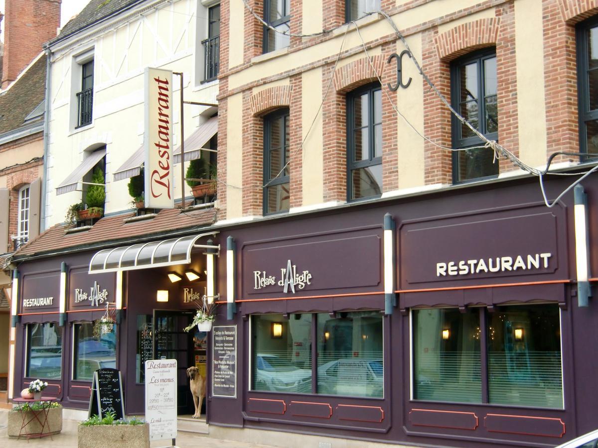 Logis Hotel-Restaurant Le Relais D'Aligre Chateauneuf-en-Thymerais Экстерьер фото
