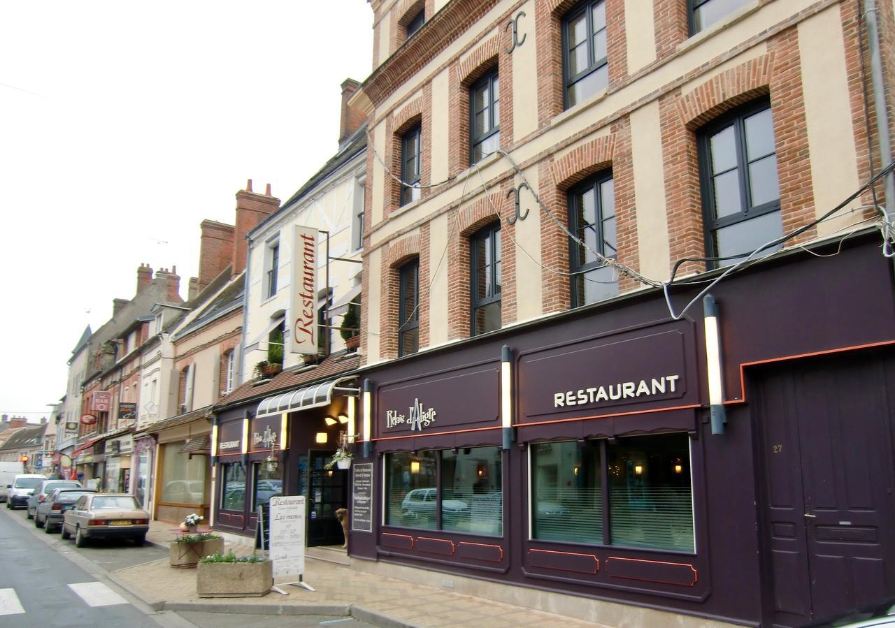 Logis Hotel-Restaurant Le Relais D'Aligre Chateauneuf-en-Thymerais Экстерьер фото